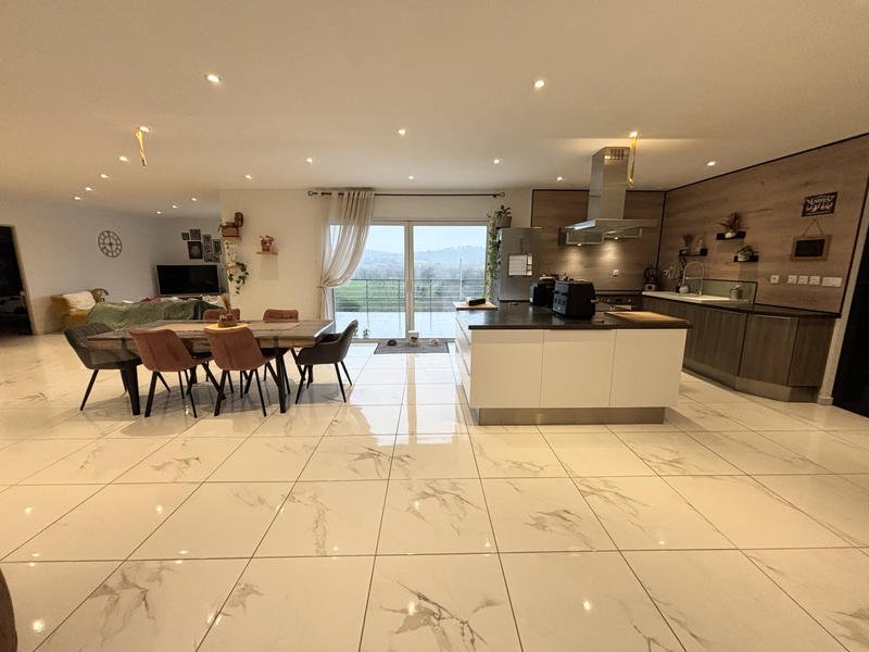 Maison - 165 m² - 4 pièces