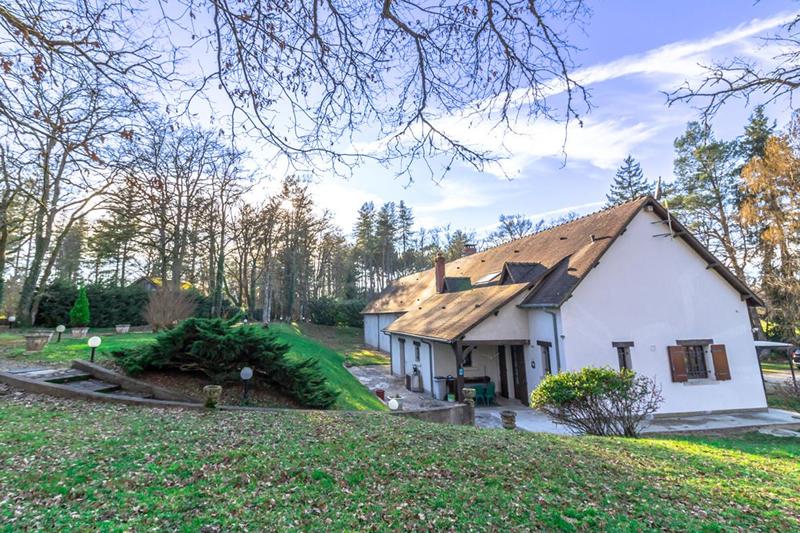 Maison - 210 m² - 6 pièces