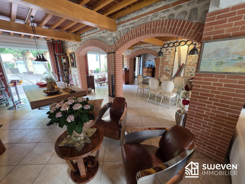 Mas - 360 m² - 10 pièces