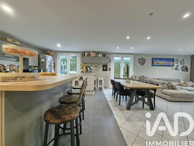 Maison - 159 m² - 6 pièces