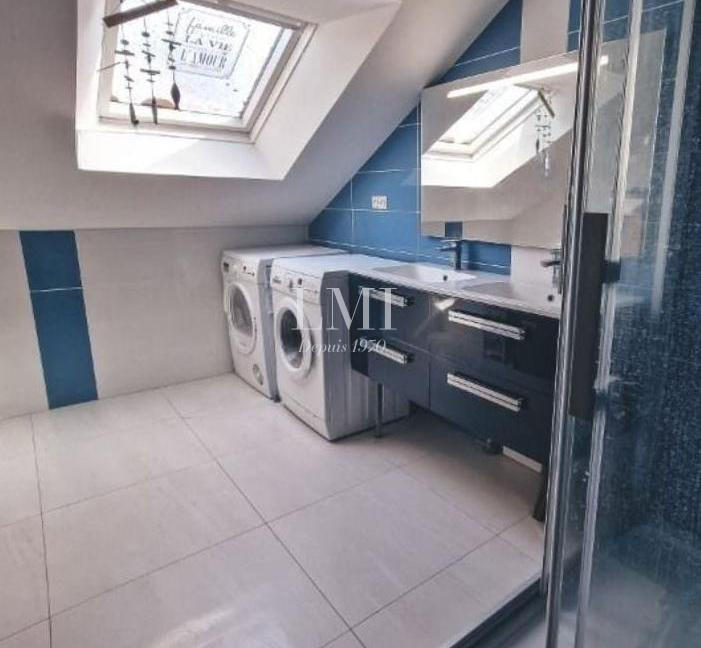 Maison - 300 m² - 9 pièces