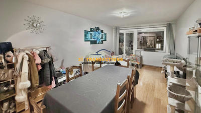 Appartement - 80 m² - 4 pièces