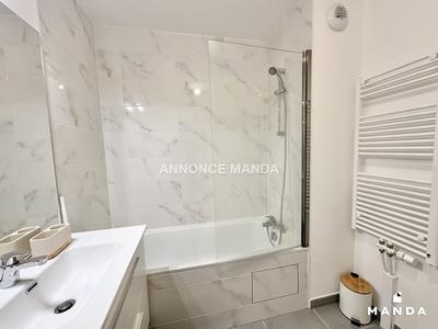 Chambre - 12 m² - 4 pièces