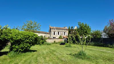 Maison - 265 m² - 9 pièces