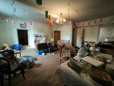 Maison - 218 m² - 10 pièces