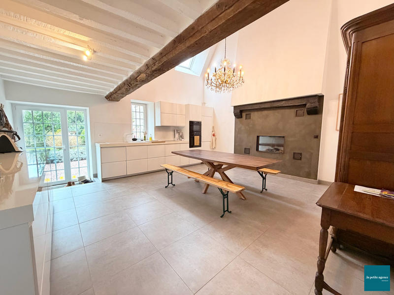 Maison - 207 m² - 7 pièces