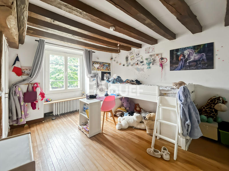 Maison - 201 m² - 7 pièces