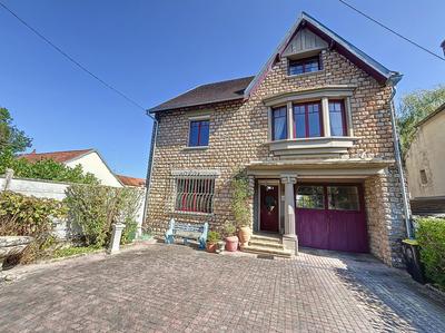 Maison ancienne - 201 m² - 8 pièces