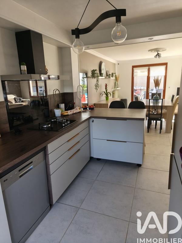 Maison - 90 m² - 5 pièces