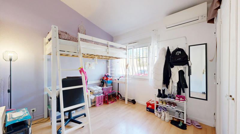 Maison - 98 m² - 5 pièces