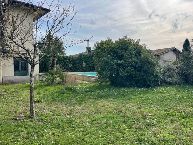 Maison - 213 m² - 10 pièces