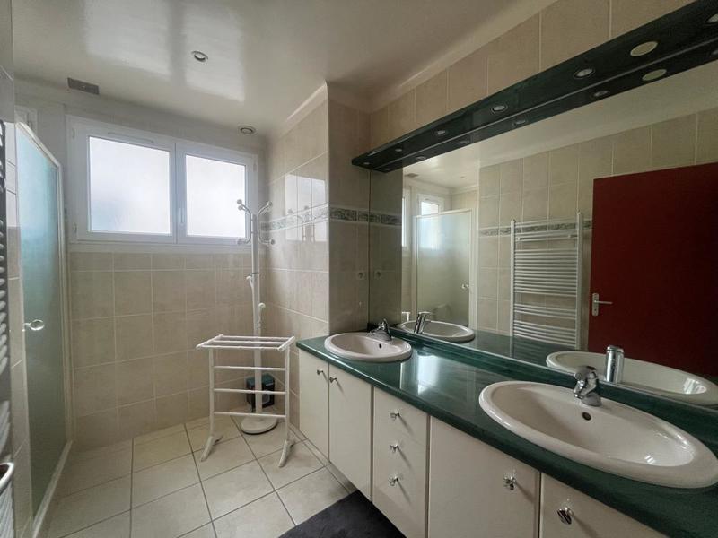 Maison - 166 m² - 5 pièces