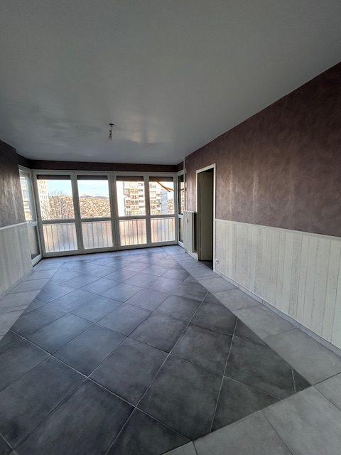 Appartement - 84 m² - 5 pièces