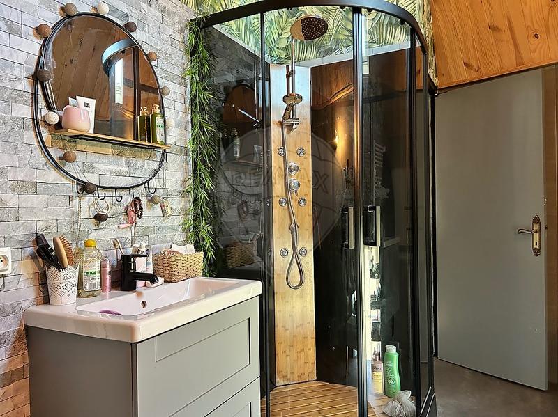 Demeure - 318 m² - 13 pièces