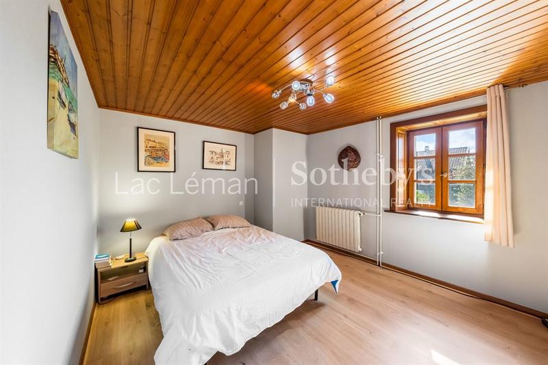Maison - 309 m² - 9 pièces