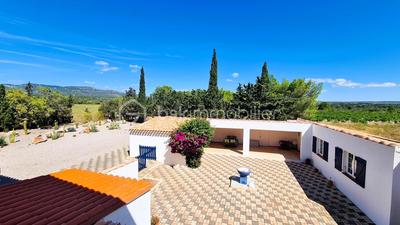 Demeure - 299 m² - 9 pièces