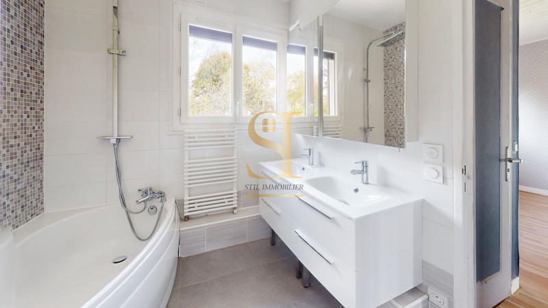 Maison - 108 m² - 6 pièces