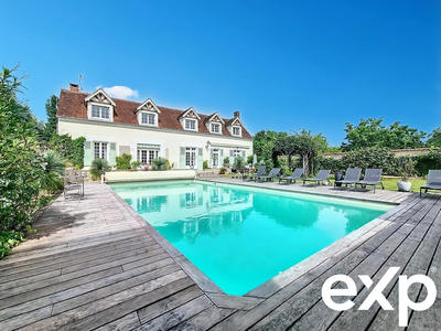 Maison - 250 m² - 10 pièces