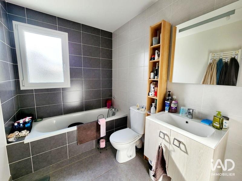 Maison - 99 m² - 5 pièces