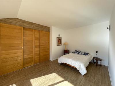 Maison - 300 m² - 10 pièces