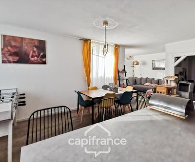 Appartement - 101 m² - 7 pièces