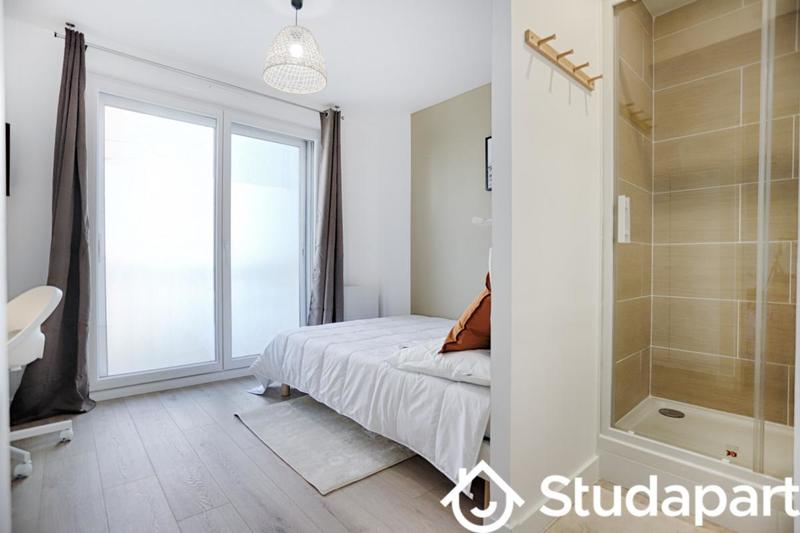 Chambre - 11 m² - 1 pièce