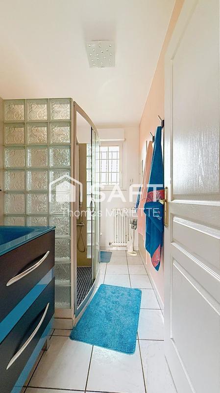 Villa - 255 m² - 9 pièces