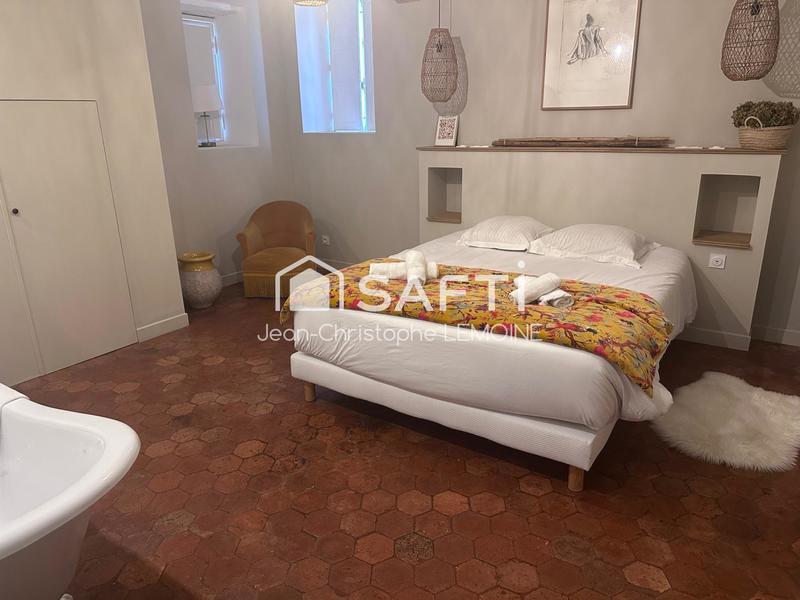 Propriété - 430 m² - 12 pièces