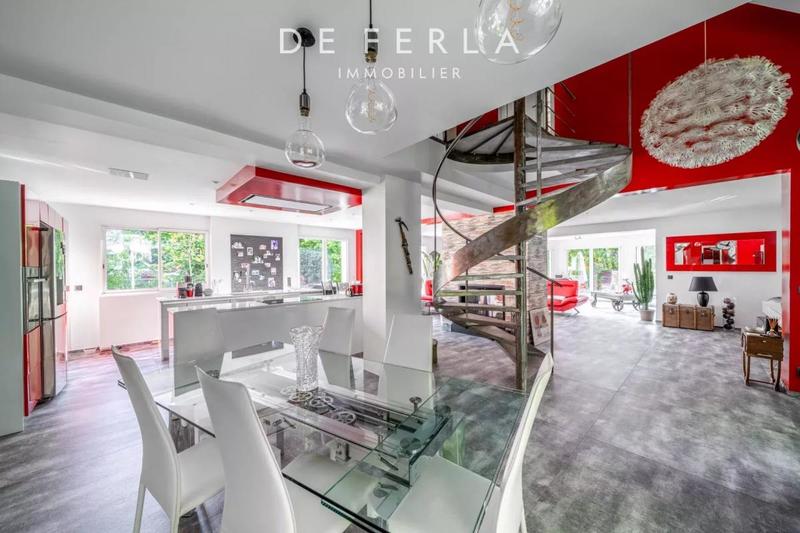 Villa - 472 m² - 10 pièces