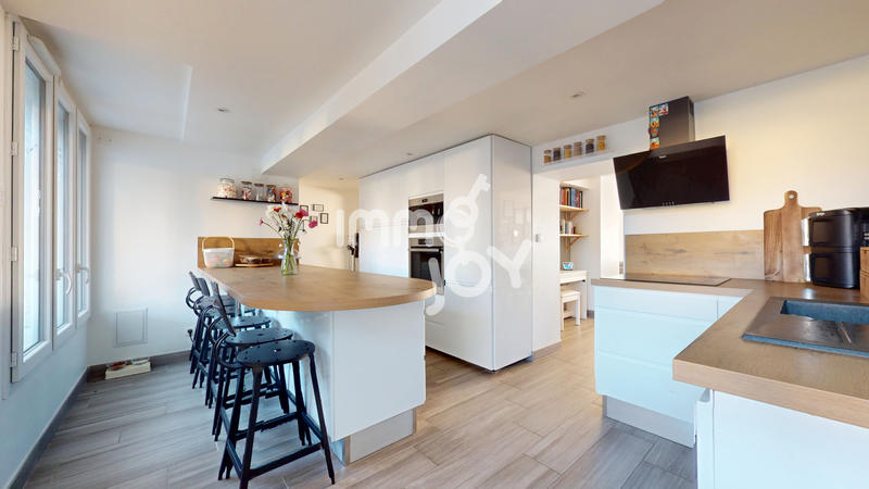 Maison - 133 m² - 6 pièces