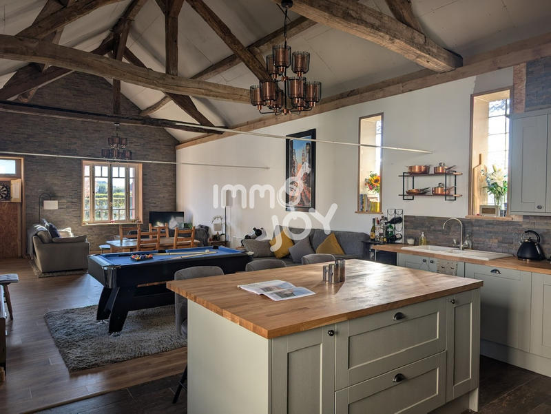 Maison de village - 360 m² - 10 pièces