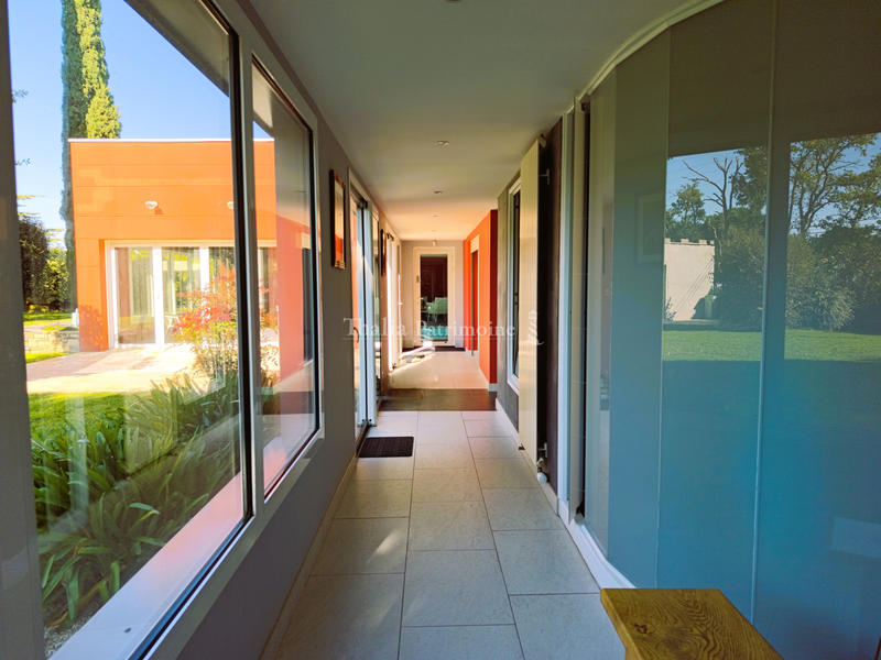 Villa - 391 m² - 8 pièces