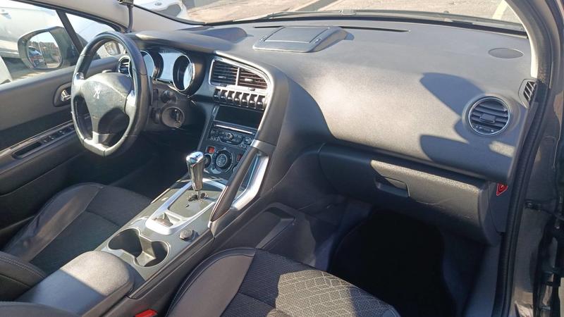 Peugeot 3008 1.6 e-HDi 115 Etg6 Feline