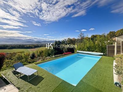 Maison - 180 m² - 7 pièces