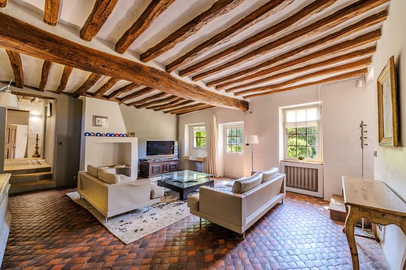 Maison - 453 m² - 7 pièces