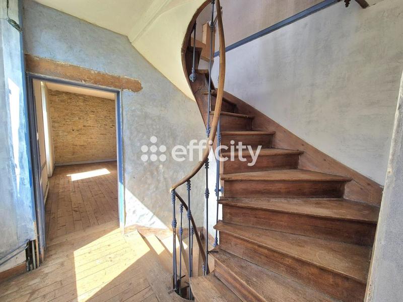 Maison - 205 m² - 8 pièces
