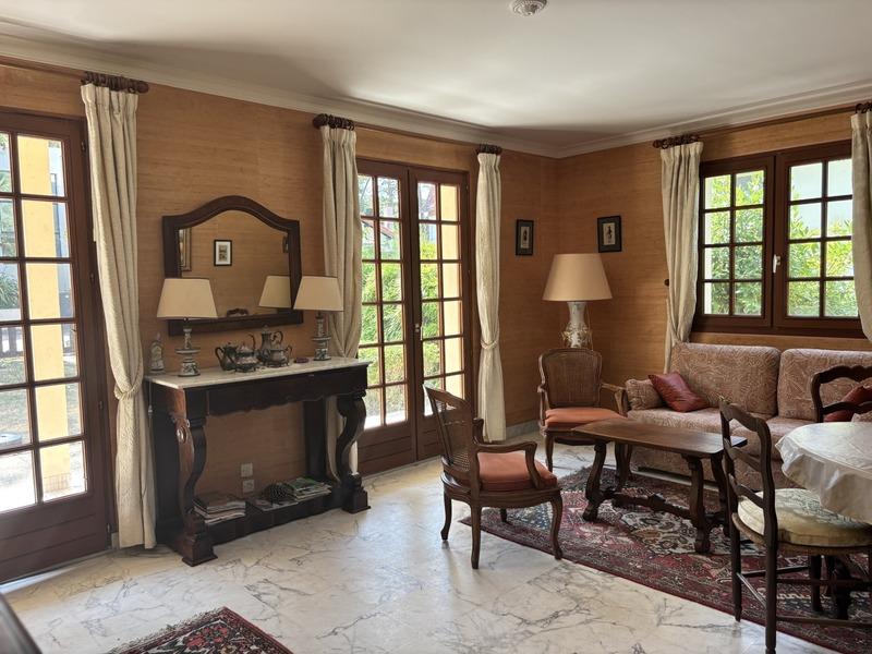 Maison - 166 m² - 8 pièces