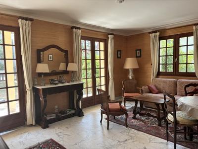 Maison - 166 m² - 8 pièces