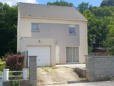 Maison - 93 m² - 5 pièces