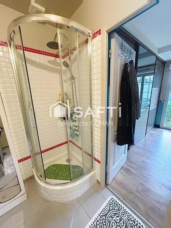 Maison - 250 m² - 10 pièces