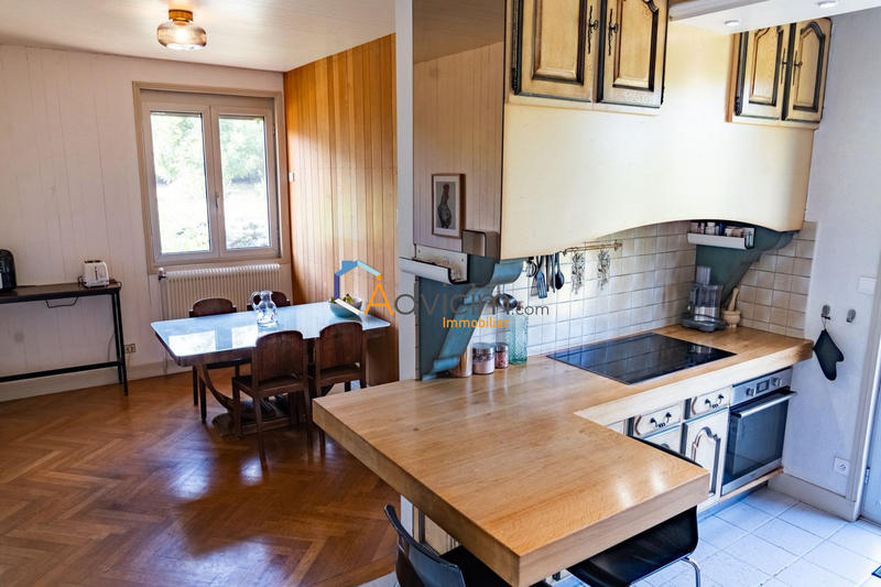 Maison - 280 m² - 7 pièces