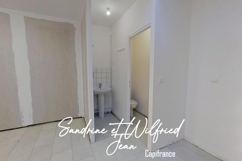 Local commercial - 132 m² - 8 pièces