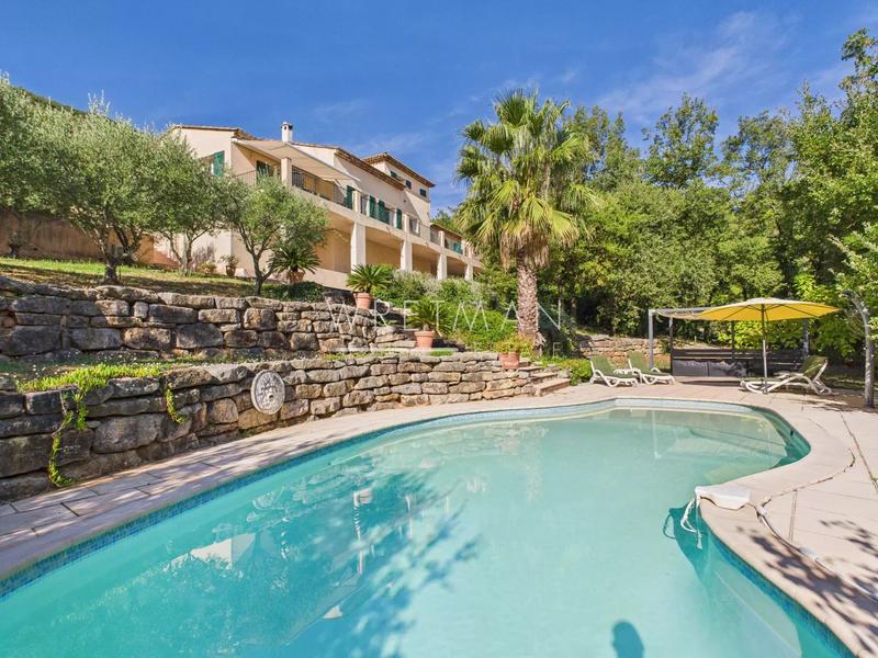 Villa - 176 m² - 6 pièces