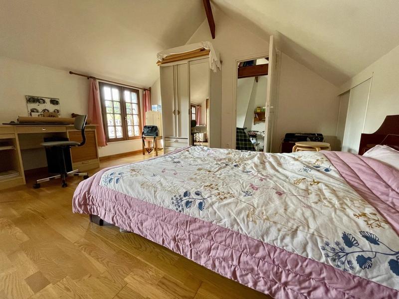 Maison - 223 m² - 7 pièces