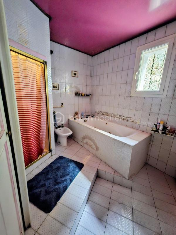 Maison - 200 m² - 6 pièces