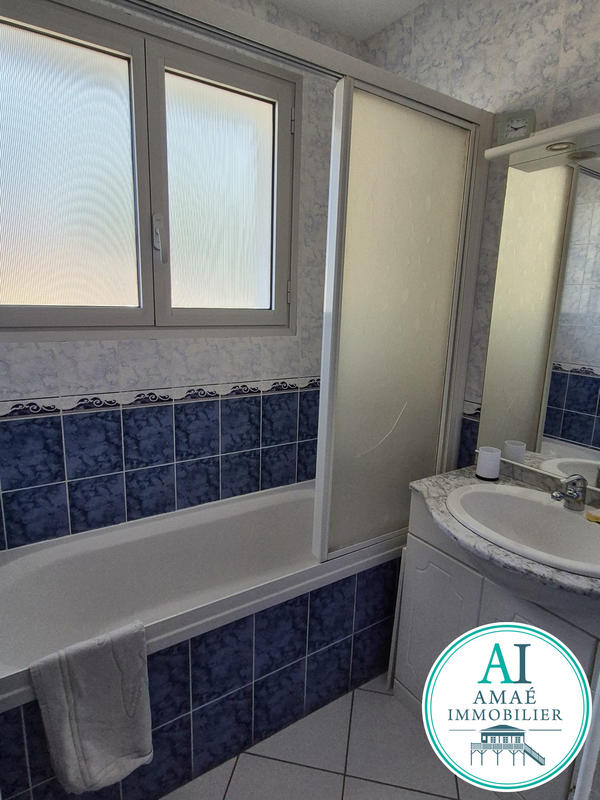 Maison - 241 m² - 11 pièces