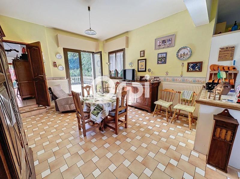 Maison - 220 m² - 6 pièces