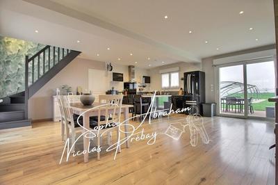 Maison - 141 m² - 6 pièces