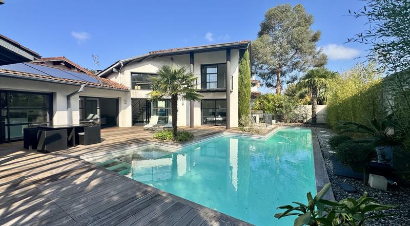 Maison d'architecte - 136 m² - 5 pièces