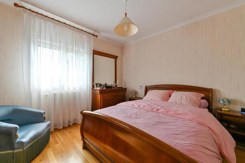 Maison traditionnelle - 158 m² - 7 pièces